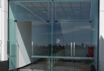 Cửa Kính Cường Lực Tại Hồ Chí Minh – Lựa Chọn Hiện Đại Cho Mọi Công Trình