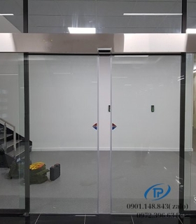 Cửa kính cường lực 2 cánh lùa trượt - Mẫu 15