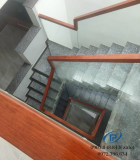 Lan can kính cường lực cầu thang-mẫu 15