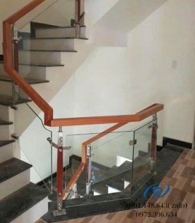 Lan can kính cường lực cầu thang-mẫu 4