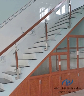 Lan can kính cường lực cầu thang-mẫu 6