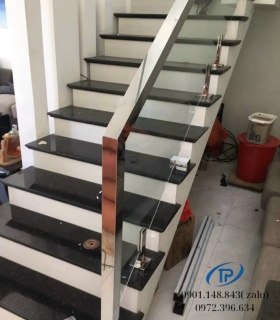 Lan can kính cường lực cầu thang-mẫu 7