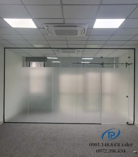 Vách kính cường lực cửa lùa trượt - Mẫu 26
