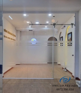 Cửa kính cường lực 2 cánh lùa trượt (Mẫu 26)