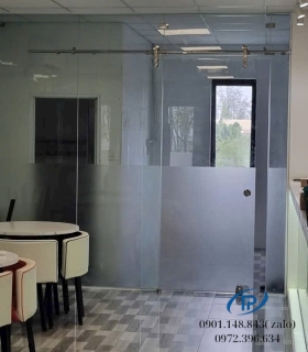 Vách kính cửa lùa (Mẫu 23)