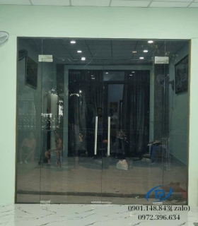 Cửa 2 cánh bản lề sàn (mẫu 28)