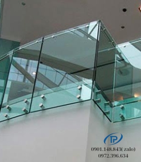 Lan can kính cường lực ban công-mẫu 13
