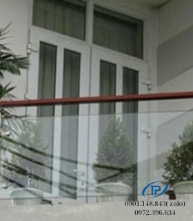 Lan can kính cường lực ban công-mẫu 14