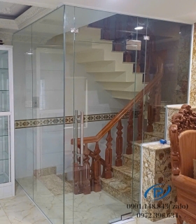  Vách kính cường lực ngăn phòng - Mẫu 31