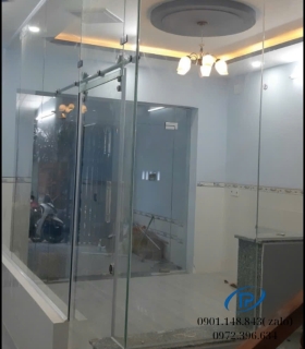  Vách kính cường lực ngăn phòng - Mẫu 11