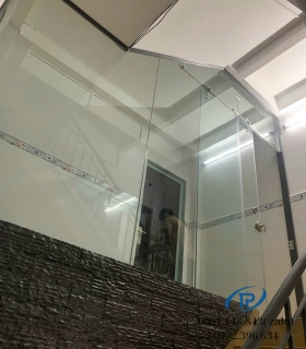  Vách kính cường lực ngăn phòng - Mẫu 14