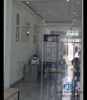 Vách kính cường lực cửa lùa trượt  - Mẫu 13