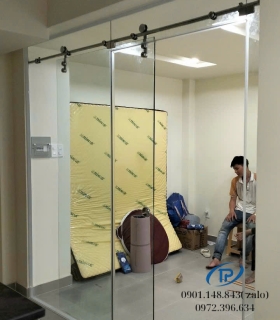 Vách kính cường lực cửa lùa trượt  - Mẫu 18