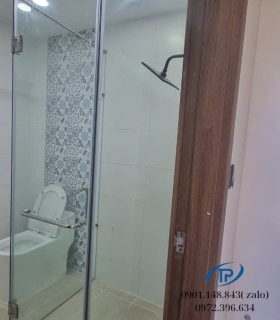 Vách ngăn phòng tắm cửa mở bản lề - Mẫu 07